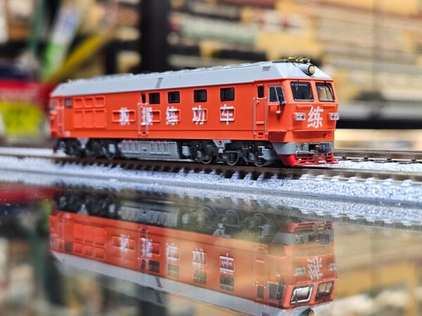 長鳴 N Scale DF4B 0285 救援練功車 沈局遼段（赤救）