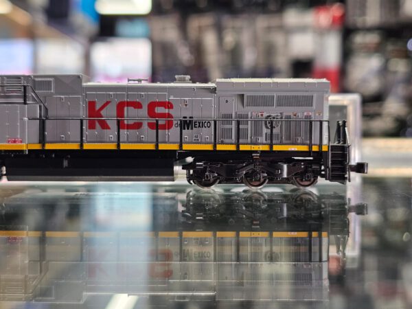 KATO USA 176-7046 GE AC4400CW KCS de Mexico #4555