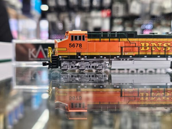 KATO USA 176-7115 GE AC4400CW BNSF #5678