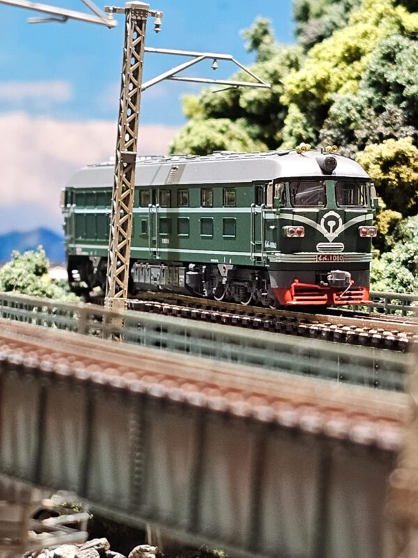 長嗚 N scale 東風4B DF4B-1080-蘭局蘭段