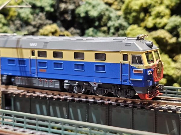 長嗚 N scale DF4D-1893-第四代毛澤東號 掛牌