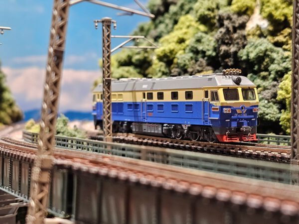 長嗚 N scale DF4D-1893-第四代毛澤東號 掛牌