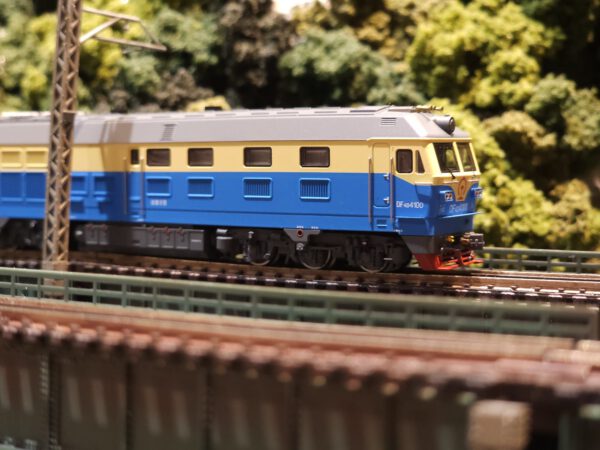 長嗚 N scale DF4D-4100 京局豐段