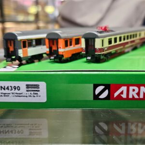 ARNOLD HN4390 "Mozart" set 1/2, 3-unit pack, contains restaurant, 1st and 2nd class coaches, ep. IV